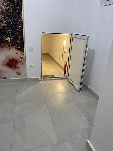 Kommersiya daşınmaz əmlakı: Gözəllik və dırnaq studiyası üçün hazır kommersiya sahəsi - Girişdə — 7
