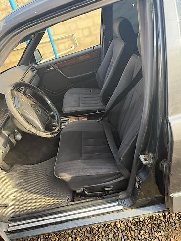 meqan 2: Mercedes-Benz W124: 2.5 l | 1992 il Sedan — 6