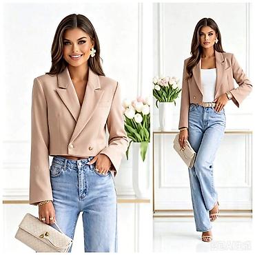 Sakoi: Ženski kratki blejzer – elegantan, modernog kroja

Sako: 2.500dinara — 3