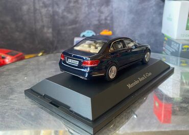 Avtomobil modelləri: Коллекционная модель Mercedes-Benz E-Class Elegance W212 blue — 16