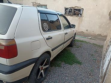 мотоцикл каракол: Volkswagen Golf: 1992 г., 1.8 л, Кол менен иштөөчү, Бензин, Хетчбек — 4