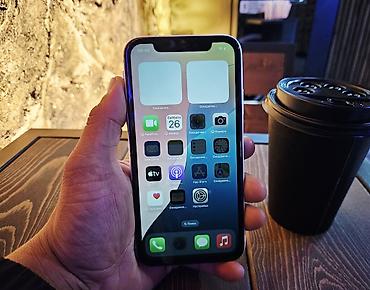 Apple iPhone: IPhone Xr, Б/у, 256 ГБ, Белый, Чехол, 100 % — 24