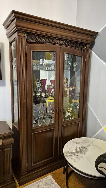 sürme: Ağır, sanballı mebellərdir. Qorka və barnik əla vəziyyətdədir — 2