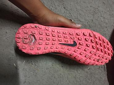 часы каракол: Легкие беговые кроссовки Nike (модель из серии для дорожки/шоссе) — 1
