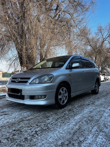 Toyota: Toyota Ipsum: 2002 г., 2.4 л, Автомат, Бензин, Минивэн