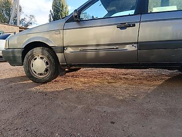 Volkswagen Passat: 1990 г., 1.8 л, Механика, Газ, Универсал