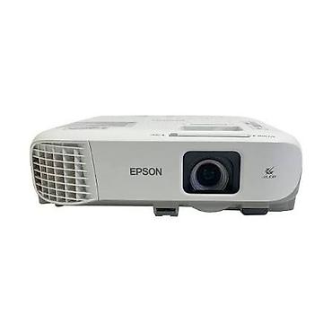 x96 android box: Epson PowerLite 108 proyektor, pərdəsiylə birgə. 2m/2m ölçüsündədir — 3