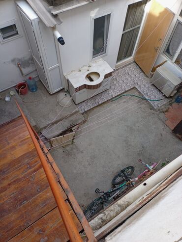 Duş başlıqları: Bu, hamam otaqları üçün nəzərdə tutulmuş, tək qablı və şkaflı dəstdir