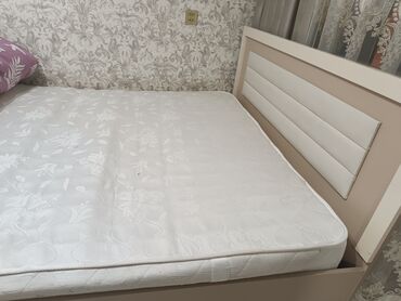 taxt kiravatlar: Taxt satilir 2metrin 1.60 qalin profilli karkazla matrasda verilir