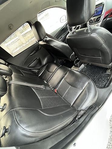 Chevrolet: Chevrolet Spark: 2017 г., 0.1 л, Вариатор, Бензин, Хэтчбэк — 3