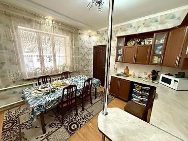 Продажа коттеджей и домов: 🏙️ Продаётся: Жилой дом — 140 м² 📍 Локация: Бишкек, ж/м Ак-Орго 🏢 — 5