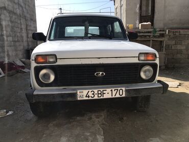 07 satisi: VAZ (LADA) 4x4 Niva: 1.6 l | 1992 il 100 km Van/Minivan