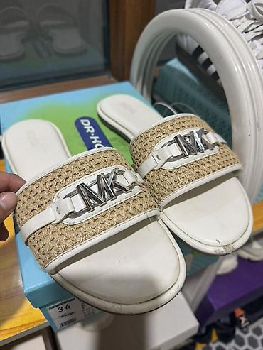 Tərliklər: Qadın üçün MK loqolu yay şlapesi - Model: Michael Kors slip-on — 3