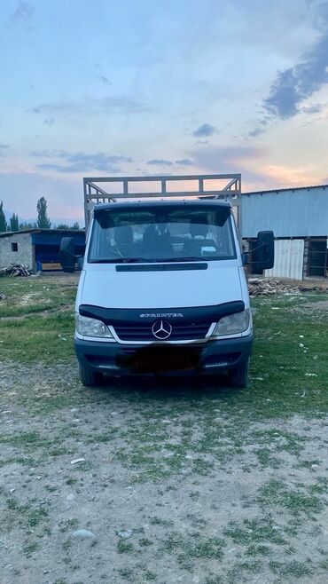 мерс лупарик 2 7: Легкий грузовик, Mercedes-Benz, Стандарт, 3 т