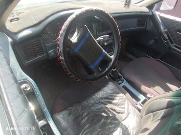 авто уна: Audi 80: 1989 г., 1.8 л, Механика, Бензин, Седан
