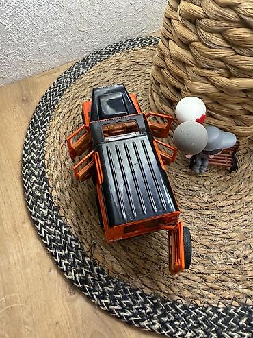 Oyuncaqlar: Land Rover Defender 110 metal oyuncaq maşını satılır. ✔️ Metal — 7