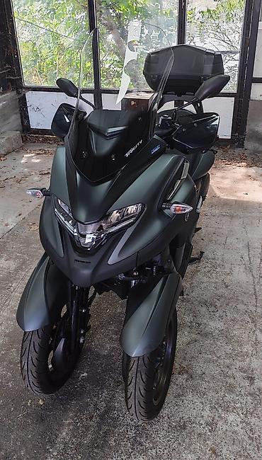 prodaja skutera 50 kubika: Na prodaju motor Yamaha Tricity 300 (MWD 300) koji se moze voziti sa B — 2