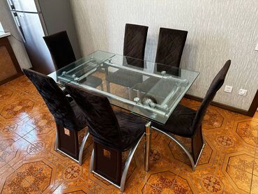 столы стулья в комплекте: Раздвижной стол- закаленное стекло, стулья с чехлами (6 стульев в