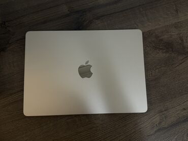Б/у Apple MacBook, 13.3 ", Apple M2, 256 ГБ