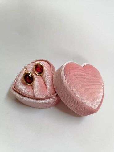 Minđuše: Mindjuše
Cena:900din na lalafo.rs — 11 Minđuše: Mindjuše
Cena:900din — 11