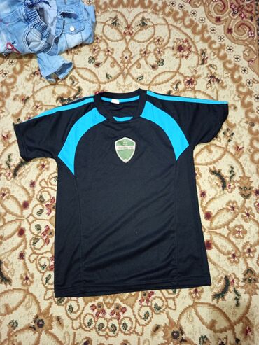 Futbolka və maykalar: Tisort