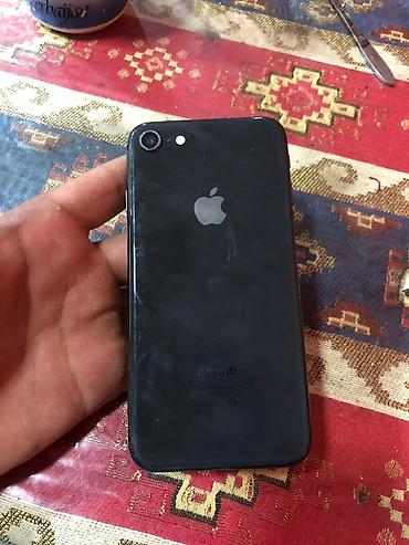 Apple iPhone: IPhone 8, Qara, Simsiz şarj — 3