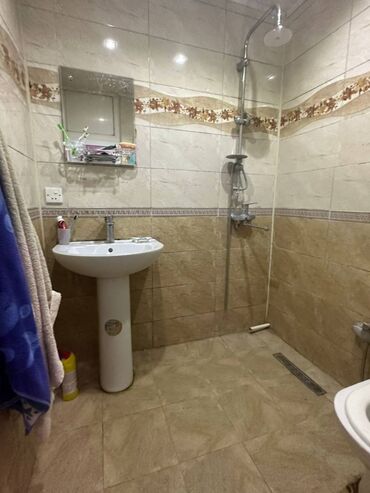 Köhnə tikili: Bakı, Yeni Günəşli Massiv A, 3 otaqlı, Köhnə tikili, 70 kv. m — 9