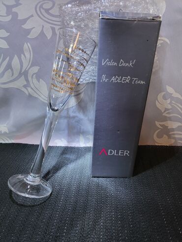 Čaše: Casa nova za pice. Casa nova sve na njoj odsjaj od svetla — 1