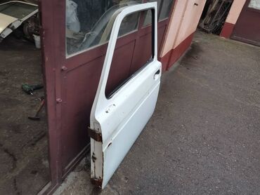 Auto delovi: Dodatni opis Vrata leva Lada 21213,21214 Niva u beloj boji. Polovna — 3
