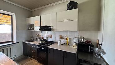 Продажа коттеджей и домов: 🏡 Срочно продаётся 2-этажный дом в Ак-Ордо 1 с бизнесом по первой — 13