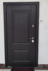 qaplar taxta: Rusiya istehsalı, 3 rezin, 3 petlə, səs keçirməyən seyf qapı. 350 AZN