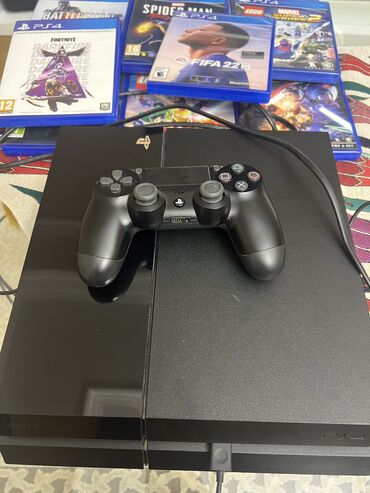 playstation satılır: Sony playstation 4, 500gb Oyun konsolu satiram, ustunde 10 oyun ve