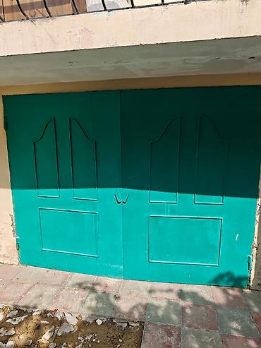 2.el pencere: Hundurluk 2metr
eni 2.60cm

qaraj qapisi satilir — 1