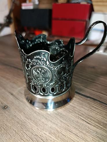 Подстаканник металлический с ручкой, декоративный. Находится в Рабочем