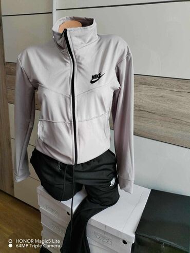 nike ženske trenerke: S i M

2100