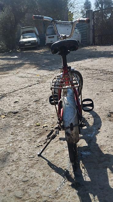 qacis velosipedi: Salam "Ferrari" velosipedi 16lıq işlək vəziyyətdə kim istəsə əlaqə — 3