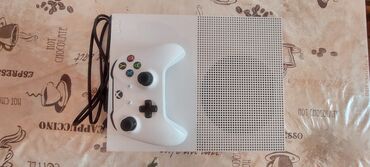 xbox 360 polovan: Xbox one S .red dead 2.gta 5. farcry primal.resident evil.forza