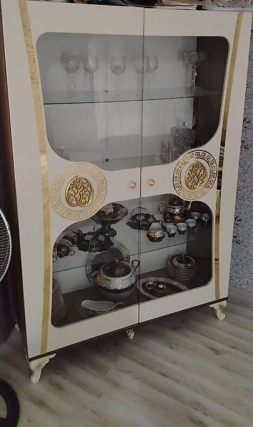 Qonaq otağı mebel dəsti - Vitrin şkafı (2 qapılı): Şüşə önlü, 3