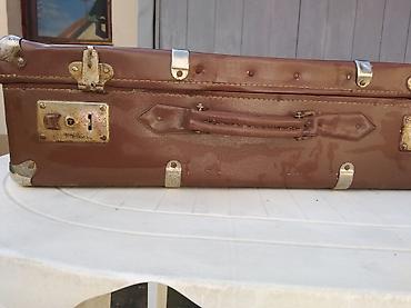 torbe m: Vintage kofer – braon, pravougaoni model sa metalnim ojačanjima - — 1