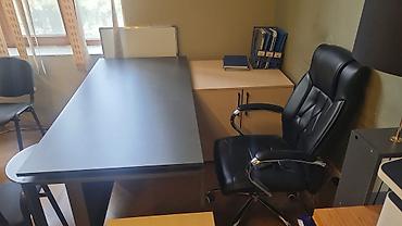 Ofis mebeli: 1ədəd 2 nəfərlik iş stolu, 1 ədəd 1 nəfərlik böyük iş masası. Kreslo — 6