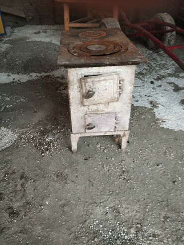 Буржуйки: Печь-буржуйка из металла с варочной поверхностью. Особенности: - — 2