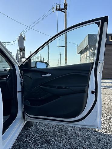 Chevrolet: Chevrolet Onix: 2020 г., Автомат, Бензин, Седан — 12