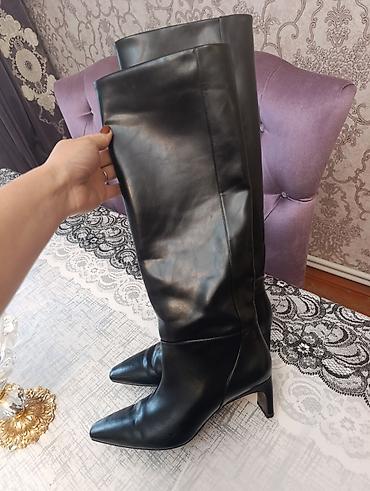 dəri çəkmələr: Qadın çəkmələri – dizə yaxın uzunluq, qara rəng - Material: parlaq — 1