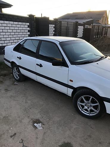 Volkswagen: Volkswagen Passat: 1990 г., Седан — 2