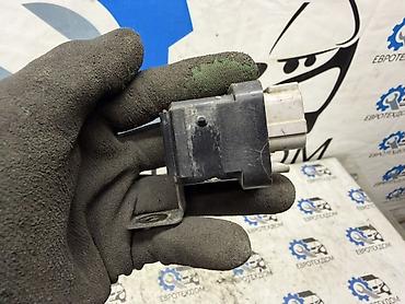 e klass: Реле топливного насоса Mitsubishi Carisma DA5A 4G93 2001 Контрактный — 3