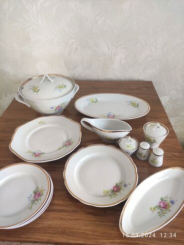 старые посуды: Продаю набор столовой посуды "Винтажная роза" фабрики Дулево