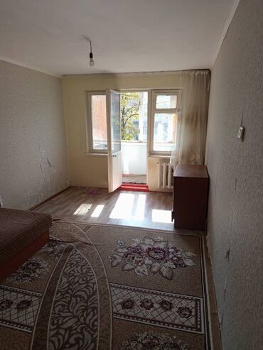 номера в иссык куле: 1 комната, 33 м², 104 серия, 3 этаж, Косметический ремонт