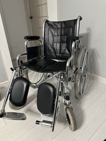 индвалидный коляска: Срочно продаю( инвалидную коляску) Сын ногу сломал месяц ездил на