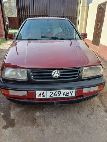 Volkswagen: Volkswagen Vento: 1995 г., 1.8 л, Механика, Бензин, Седан