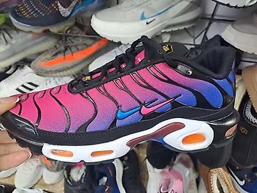 TN NIKE - A KLASA
Brojevi 41-46 na lalafo.rs TN NIKE - A KLASA
Brojevi 41-46